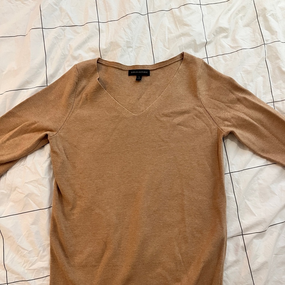 Banana Republic Tan V-Neck Sweater